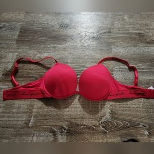 2 Victoria secrets bras both 32 D